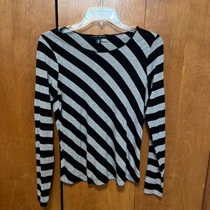 Banana Republic black and grey diagonal striped long sleeve stretchy shirt.